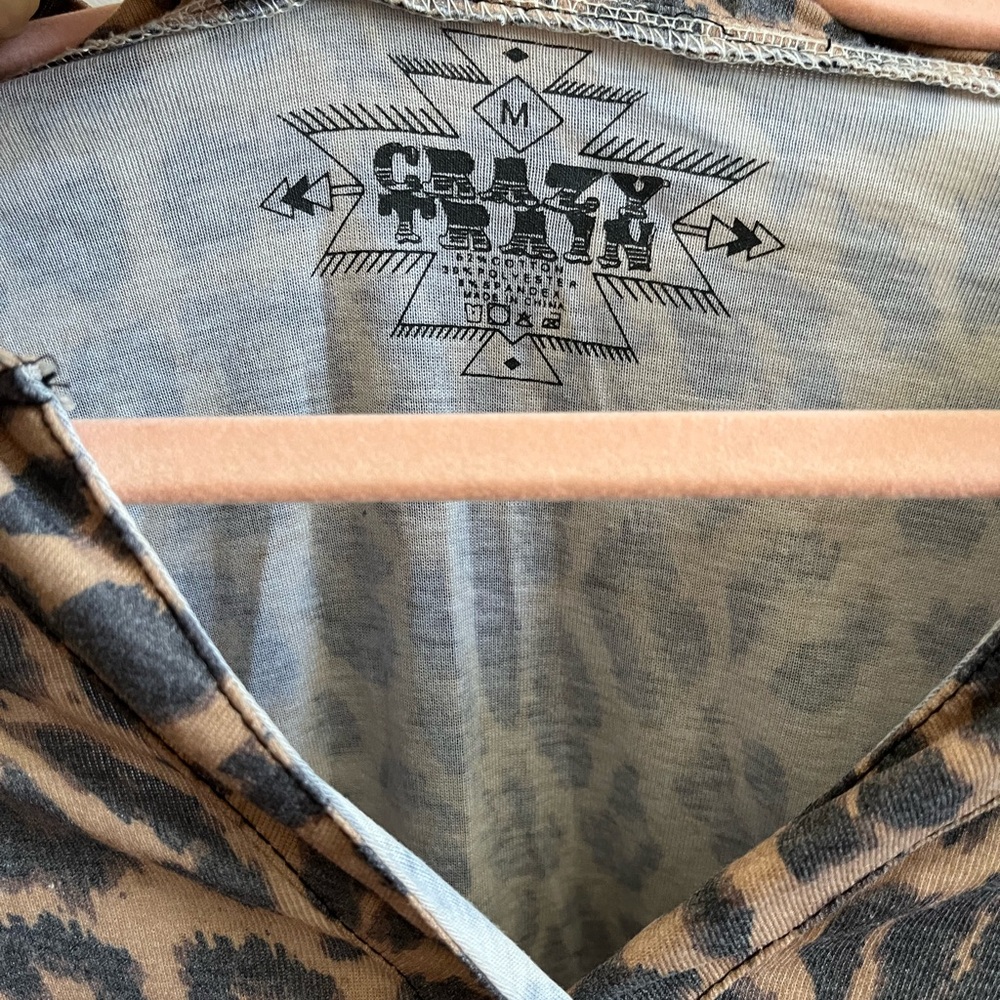 Leopard Print Button-Up Top - Picture 2 of 3